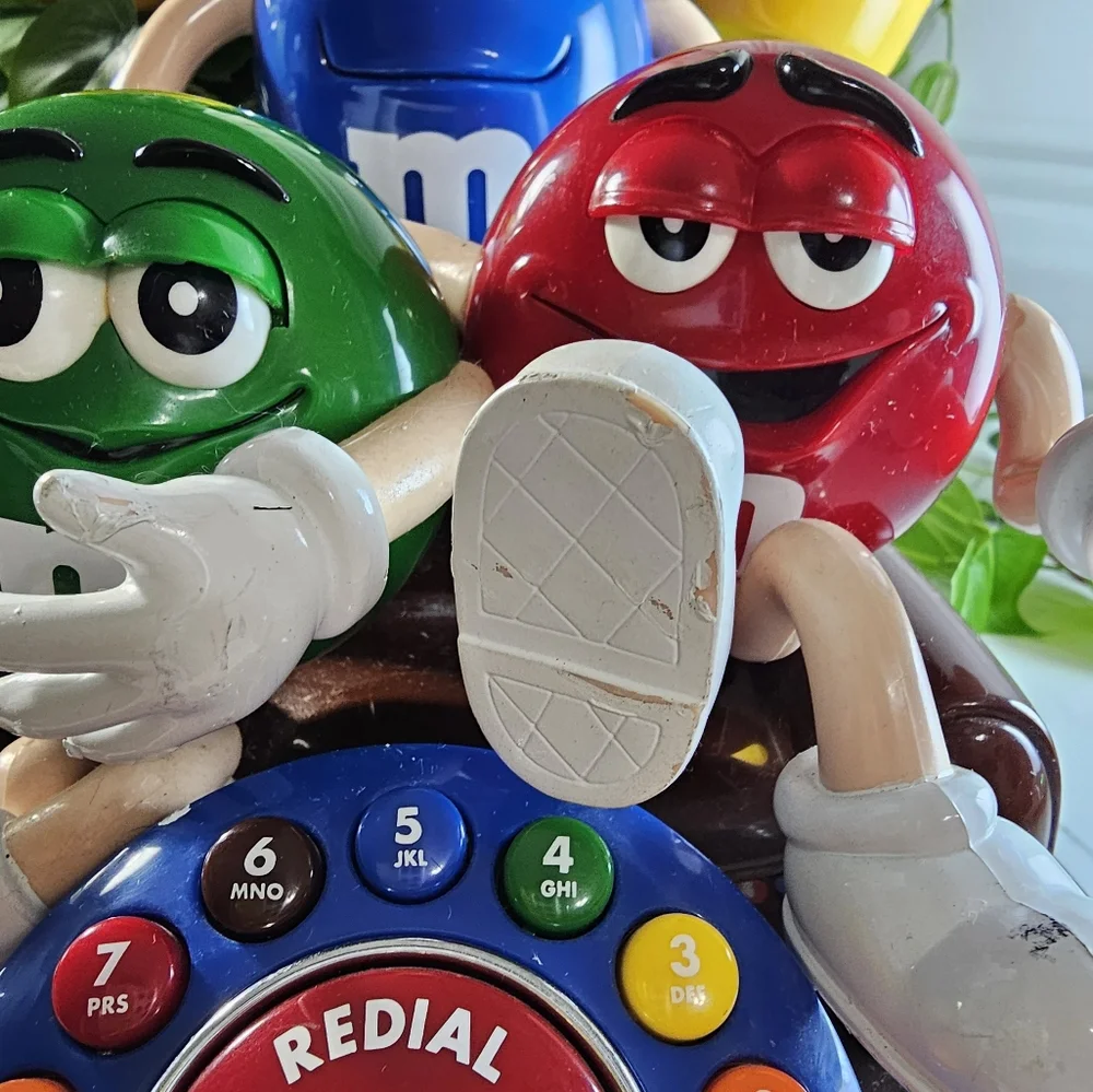 Vintage Animated M&M's Candy Landline Telephone M&Ms talks when the phone rings